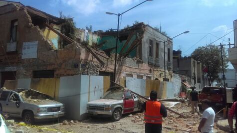 Suman 120 muertos tras sismo de 7.1 grados