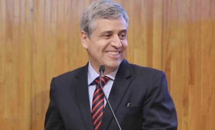 Héctor Raúl Solís Gadea, nuevo presidente de la Asociación Civil del Premio FIL de Literatura en Lenguas Romances