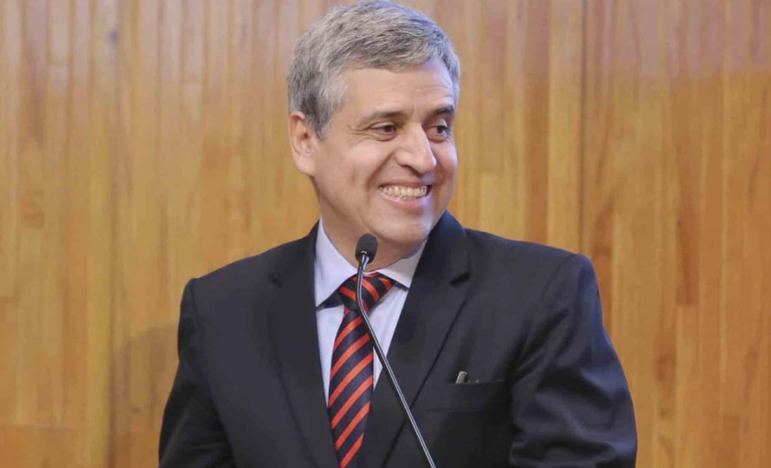 Héctor Raúl Solís Gadea es el nuevo presidente de la Asociación Civil del Premio FIL de Literatura en Lenguas Romances.
Foto: FIL Guadalajara