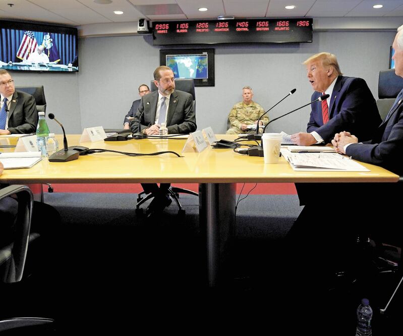 El presidente Donald Trump, ayer en una videoconferencia en Washington con gobernadores sobre cómo responder ante el Covid-19. EVAN VUCCI. REUTERS