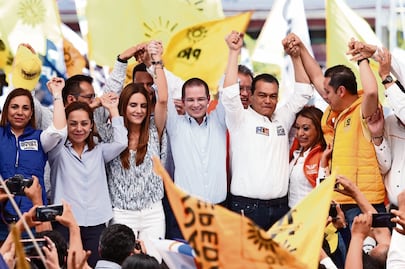 Josefina y Juan Zepeda arropan a Anaya