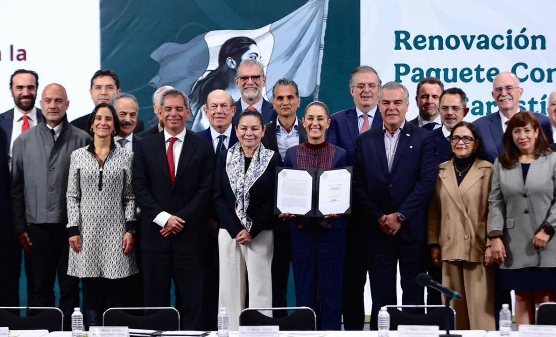 La presidenta Claudia Sheinbaum durante la Renovación del Paquete Contra la Inflación y la Carestía (PACIC) en Palacio Nacional este martes 18 de noviembre de 2025. Foto: Berenice Fregoso/ EL UNIVERSAL