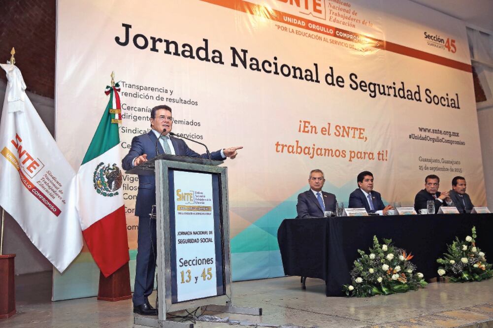 El dirigente nacional Juan Díaz de la Torre manifestó su reconocimiento a la aportación de los maestros al sindicato (ESPECIAL)
