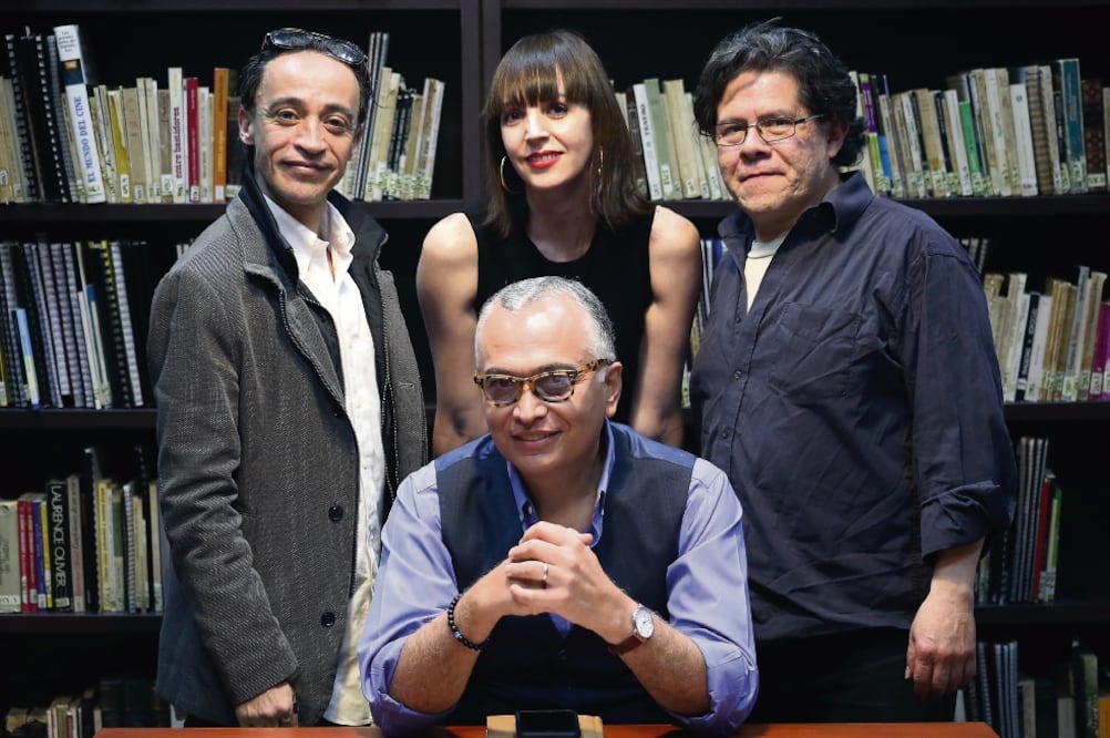 El trío de actores (arriba) con su director, Ignacio Flores de la Lama. (ARIEL OJEDA. EL UNIVERSAL)