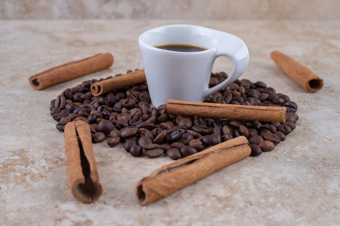 Café con canela. Foto: Freepik