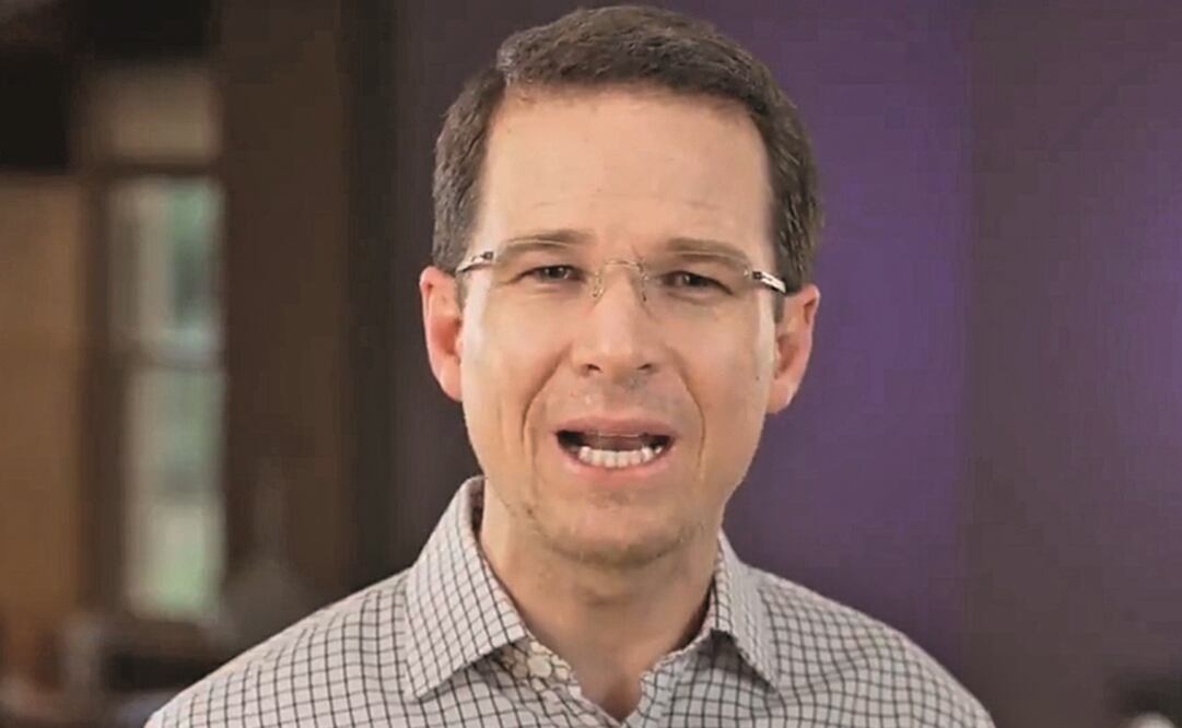 El panista Ricardo Anaya difundió un video en Twitter en el que reveló que el pasado 1 de septiembre de 2021, la FGR ordenó reabrir la carpeta de investigación en su contra. Foto: Tomada de Twitter