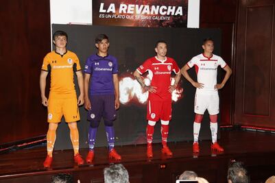 Diablos Rojos del Toluca presentan su nuevo uniforme