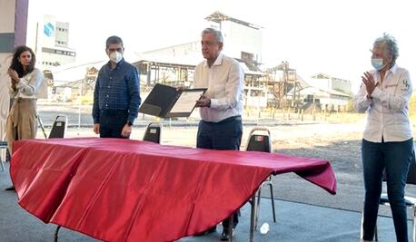 AMLO se compromete a rescatar los 63 cuerpos de los mineros fallecidos en Pasta de Conchos