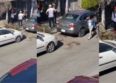 Llega con su novia a casa y en la puerta la esperan sus 3 amantes