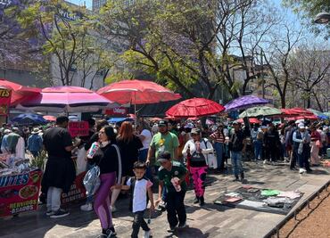Comerciantes ambulantes invaden la Alameda Central; la ausencia de policías genera caos en la zona