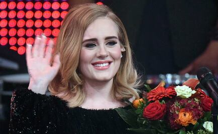 Adele obtiene Disco de Platino en México