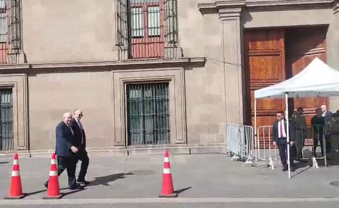 El secretario de Agricultura y Desarrollo Rural, Julio Berdegué, y el subsecretario Leonel Cota, llegan a Palacio Nacional para un encuentro con la secretaria de Agricultura de EU, Brooke Rollins, y la presidenta Claudia Sheinbaum. Foto: Eduardo Dina/ EL UNIVERSAL