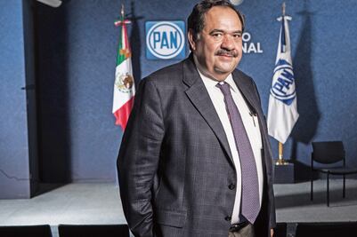 Pide PAN a Facebook bajar encuesta falsa