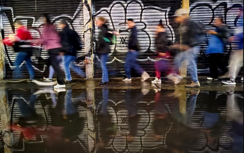 Graves afectaciones se observan en la Calzada Ignacio Zaragoza tras las fuertes lluvias de la madrugada de este martes en la mayor parte de la Ciudad de México, el 12 de agosto de 2025. Foto: Luis Camacho/EL UNIVERSAL