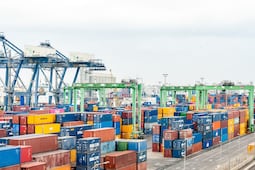 Exportaciones de México a EU registran récord en abril; llegan a 50.7 mil mdd