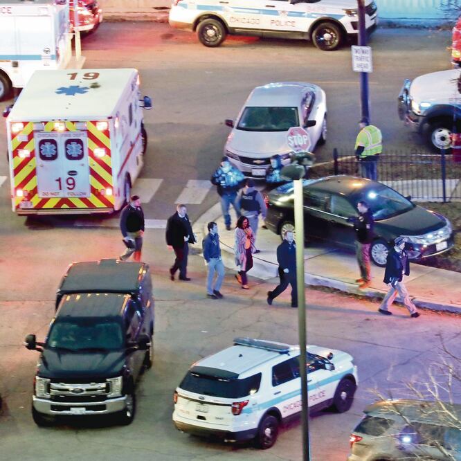 Los disparos iniciaron en el estacionamiento del hospital Mercy y luego dent ro del edificio, de acuerdo con las versiones de varios testigos. (AP)