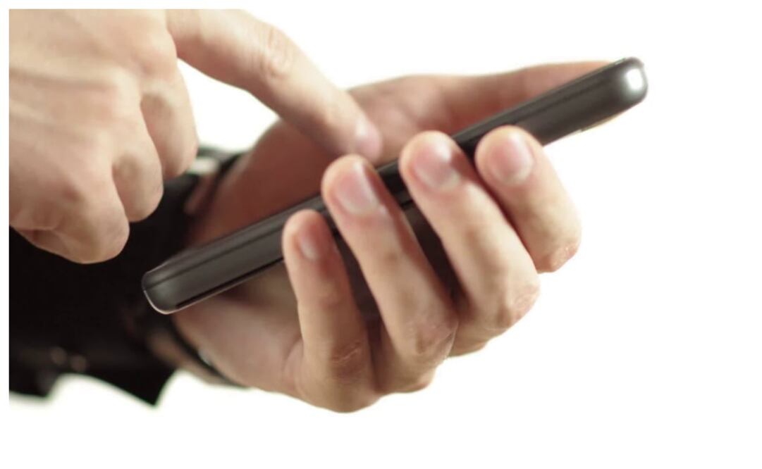 También podrás recuperar fotos, videos, mensajes (SMS), historial de llamadas y contactos accidentalmente eliminados de tu teléfono