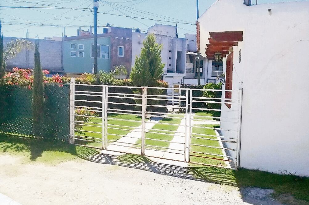 En una visita a las presuntas empresas de comunicación se comprobó que en lugar de compañías hay casas habitación, comercios y departamentos donde los vecinos desconocen su operación (ESPECIAL)