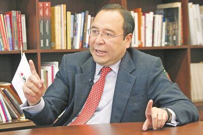 Poco serio e inconstitucional, reducir presupuesto a órganos autónomos: Ciro Murayama