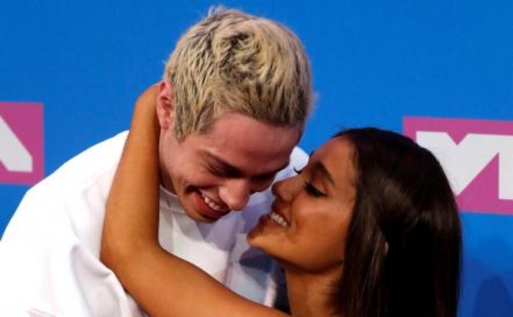 Ariana Grande logra el mejor debut de video musical en la historia de YouTube