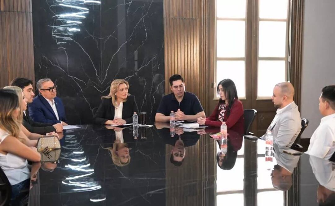 Reunión de la gobernadora Maru Campos con pequeños empresarios de Chihuahua / Foto: Especial