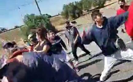 Comerciantes bloquean vialidades en Zumpango por desalojo de sus locales