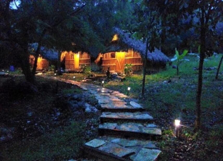 Bel Há, con cabañas al estilo de una aldea teenek en la Huasteca Potosina