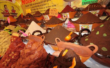 Invitan a Feria Nacional del Mole en Milpa Alta tras afectaciones por tromba del fin de semana; policías resguardan la zona