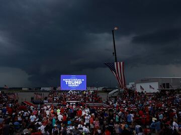 Por mal clima en NY, Trump pospone su primer acto de campaña desde el inicio de su juicio
