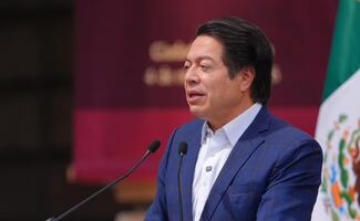 SEP alista acuerdo para regular redes sociales en planteles; va por transición de colegios "militarizados" a Nueva Escuela Mexicana