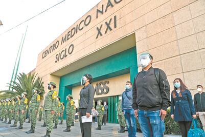 Capacitan a 300 profesionales para aplicar vacuna Covid