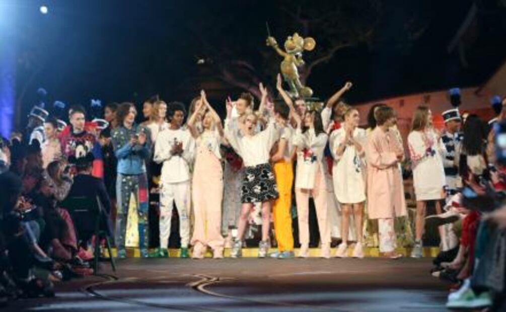 Conoce la colección de moda inspirada en Mickey Mouse con la que recordarás tu infancia 