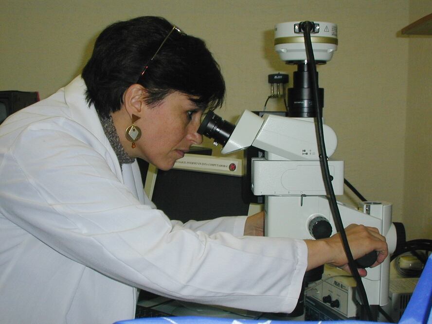 La investigadora Rosa Mouriño Pérez lamentó la falta de espacios para mujeres en el campo de la ciencia. Foto: El Universal, archivo