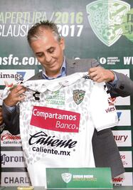 Jaguares presenta a Sergio Bueno como DT 