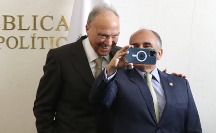 Dan senadores voto de confianza al fiscal Gertz