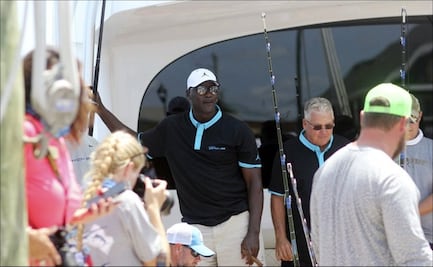 Michael Jordan atrapa un pez de más de 200 kilos