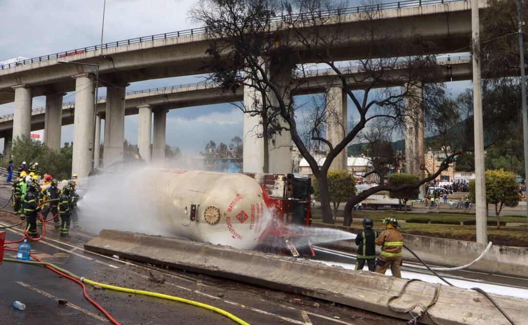 Explosión de pipa de gas en Puente de la Concordia en Iztapalapa deja decenas de heridos y al menos tres muertos (10/09/2025). Foto: Daniel Augusto/ Cuartoscuro