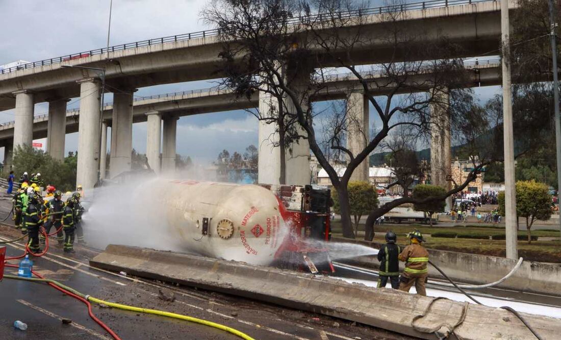 Explosión de pipa de gas en Puente de la Concordia en Iztapalapa deja decenas de heridos y al menos tres muertos (10/09/2025). Foto: Daniel Augusto/ Cuartoscuro