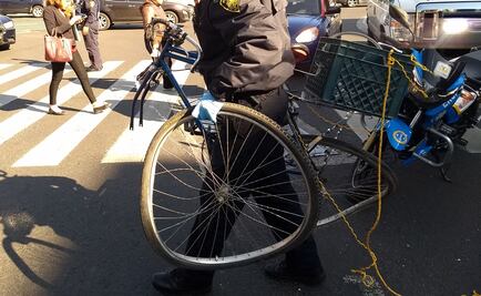 Automovilista atropella a ciclista afuera de Metro Cuauhtémoc