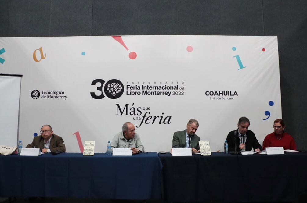 José Antonio Aguilar Rivera, el primer panelista de izquierda a derecha, en la FIL Monterrey 2022. Foto: EL UNIVERSAL / Juan Boites 