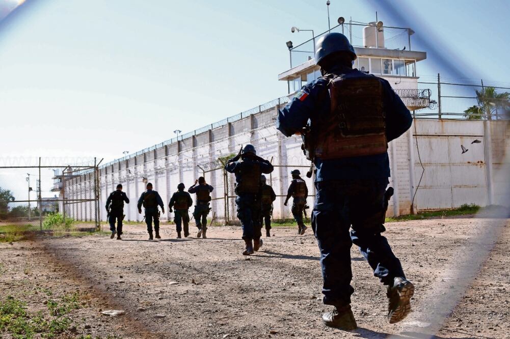 Hallan túnel de 5 metros en penal de Aguaruto, Sinaloa tras enfrentamiento; se reporta saldo blanco. Foto: Juan Carlos Cruz / EFE