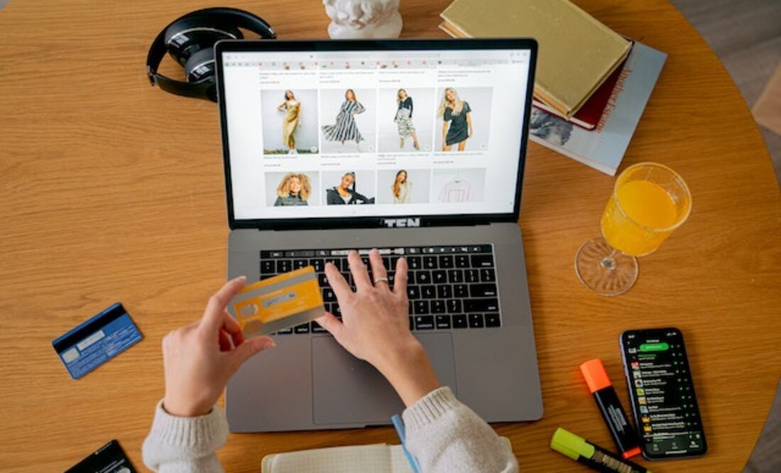 La AMVO reveló que para la quinta edición del Hot Fashion se llevará acabo del 12 al 19 de agosto, en donde se espera que 60% de los compradores habituales adquieran algún producto durante los siete días de ofertas. Foto: Pexels