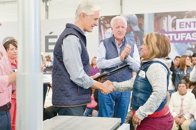 Dan estufas ecológicas a mexiquenses