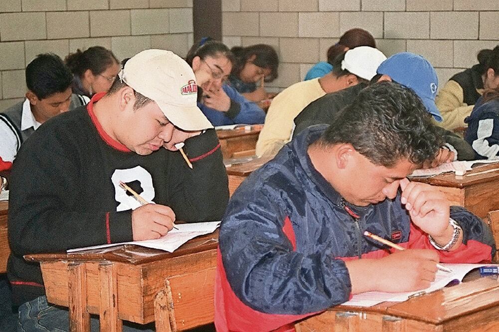 La carrera más demandada en la UNAM es Médico Cirujano, para ello los aspirantes deben tener una puntación de 114 aciertos de 120 respuestas. (ARCHIVO EL UNIVERSAL)