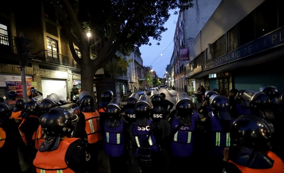 La Comisión Nacional de los Derechos Humanos reconoció el operativo desplegado la tarde de este viernes por la Secretaría de Seguridad Ciudadana de la Ciudad de México para recuperar sede. Foto: Fernanda Rojas