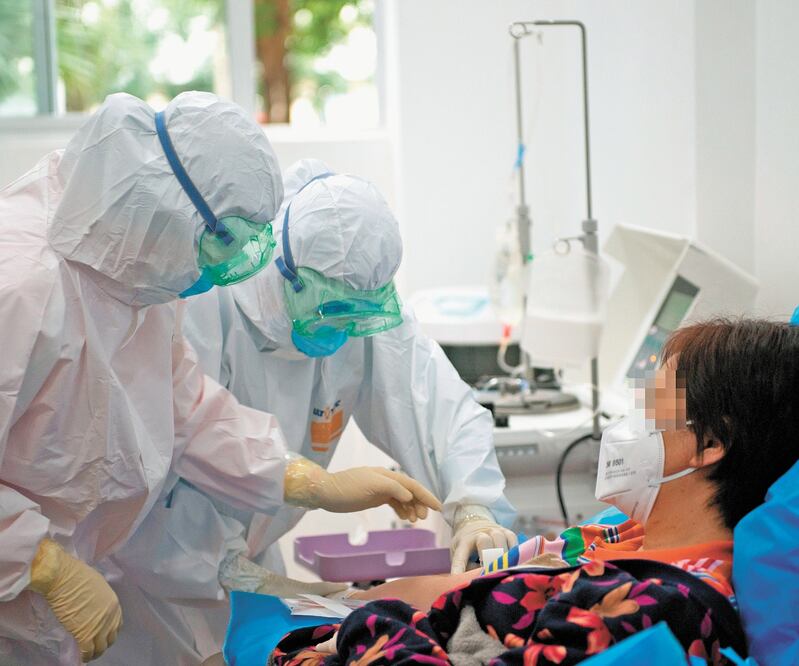 Dan positivo 14 tras el desalojo de crucero