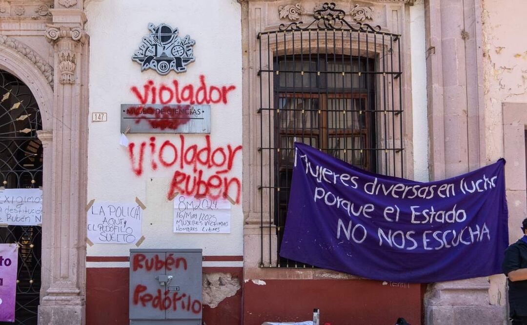 Movimiento Feminista se manifestó en el edificio de Rectoría para exigir la destitución inmediata del rector de la Universidad Autónoma de Zacatecas (16/05/2025). Foto: Diana Valdez / EL UNIVERSAL