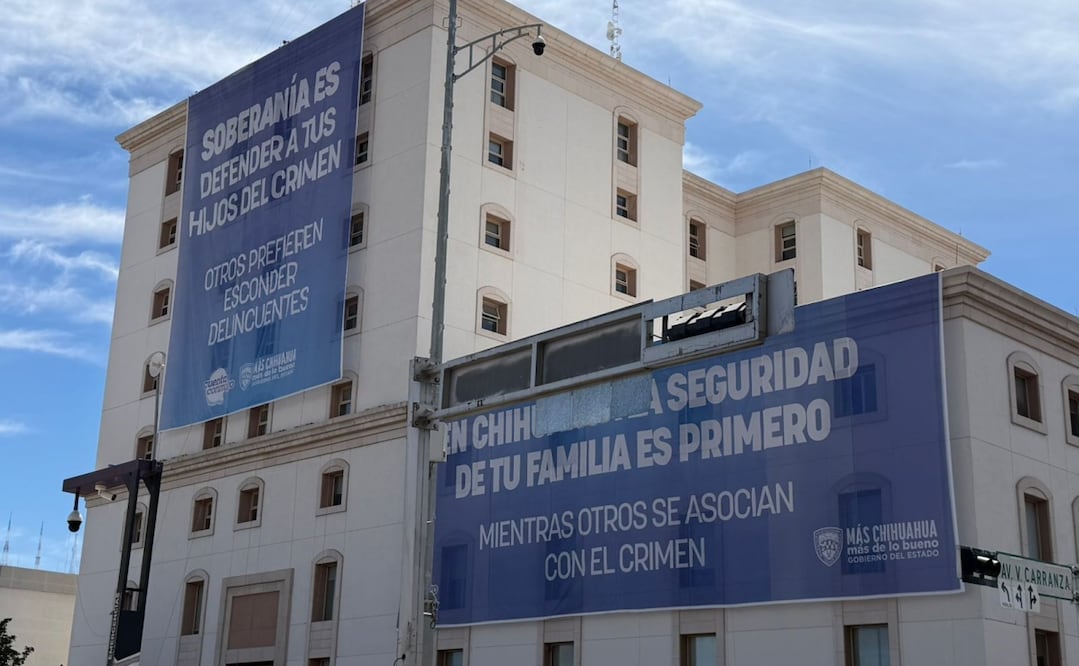En Palacio de Gobierno esta mañana apareció una mega manta colocada por Gobierno del Estado encabezado por María Eugenia Campos Galván. Foto: Especial