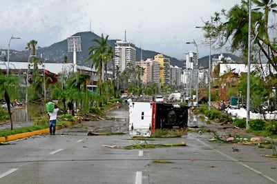 Huracán "Otis" deja 27 muertos y 4 desaparecidos en Guerrero