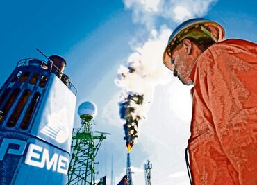 Caen 66% ganancias de Pemex en primer semestre y aumenta el saldo de la deuda